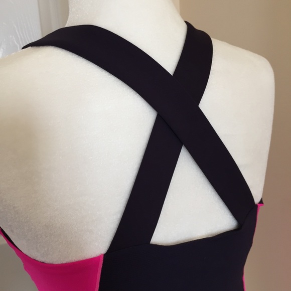 Lululemon workout top, size 8, EUC. - Picture 5 of 8